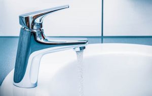 Which Way is Hot on A Single Handle Faucet 1 Which Way is Hot on A Single Handle Faucet - Blog - 1