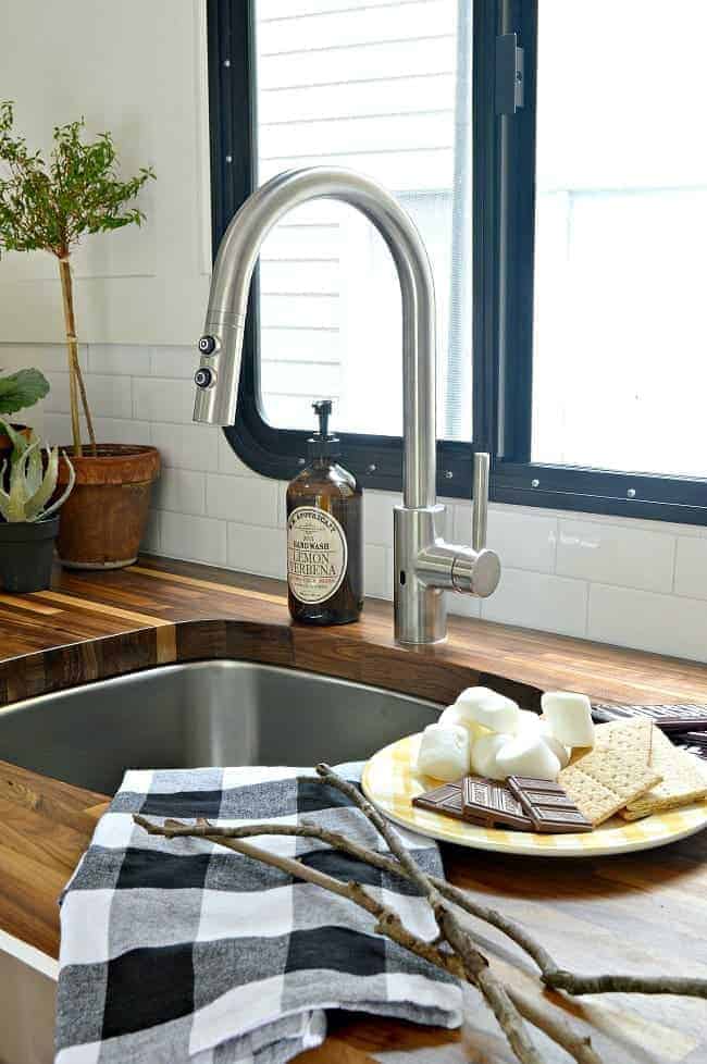 A Comprehensive Guide toGuide to RV Kitchen Sink Faucet Replacement 1 A Comprehensive Guide toGuide to RV Kitchen Sink Faucet Replacement - Blog - 1