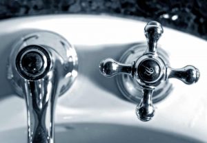 How To Reverse Faucet Handle Direction - Blog - 1