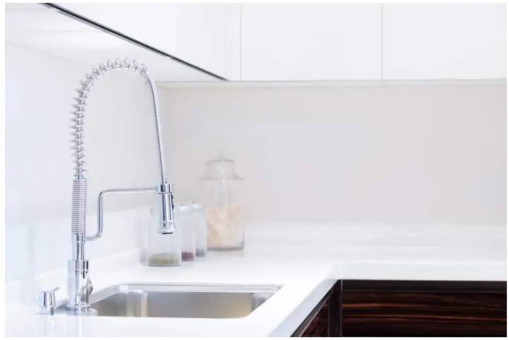 Fireclay Vs Stainless Steel Sink: Which is Better - Blog - 1
