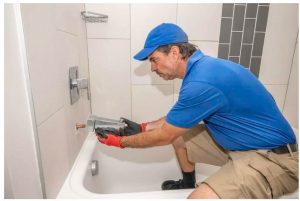 how to remove a stuck bathtub spout