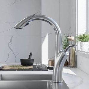 Arcora Commercial Single Handle Kitchen Faucet with Pull Down Sprayer