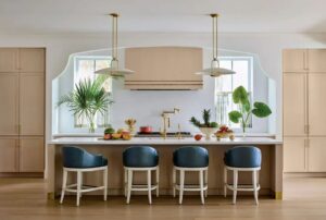 Palm City Villa with Balanced Style and a Lively Color Palette
