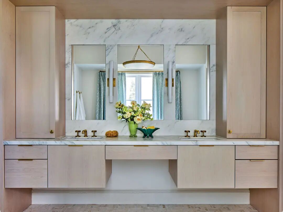 Palm City villa interior with balanced style and lively color palette