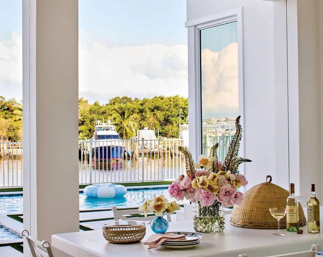 Palm City villa interior featuring balanced design with a lively, vibrant color palette